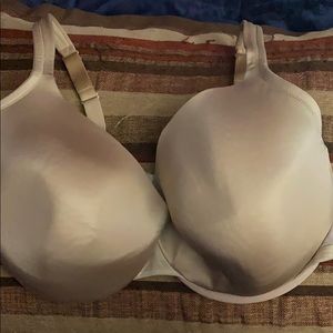 Smooth Lightly Lined Full Coverage Bra size 38H